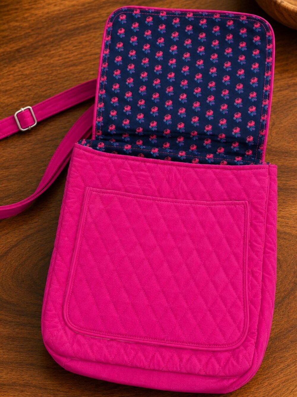 Vera Bradley Hipster Crossbody Mailbag Purse Satchel Fuchsia Pink NWT - Picture 3 of 7